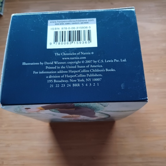 The Chronicles of Narnia 8-Book Box Set + Trivia Book by C.S. Lewis - Picture 5 of 8